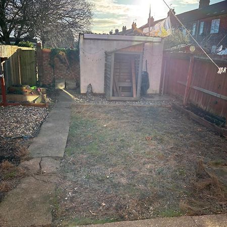 Newly Refurbished Cozy Home Kingston upon Hull Exterior photo